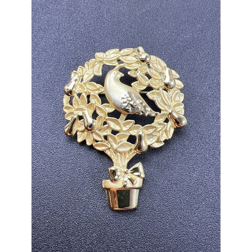 VINTAGE A.J.C. BROOCH PIN - Partridge PEAR TREE- GOLD TONE Christmas